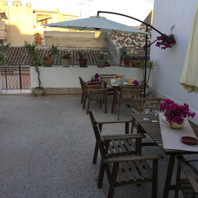 Case Vacanze Le Rose Villa Noto Buitenkant foto
